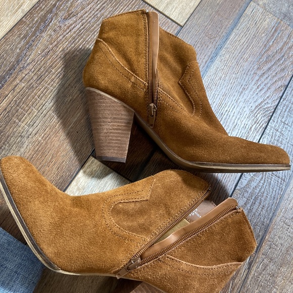 Steve Madden Suede Fringe Booties - Picture 4 of 14